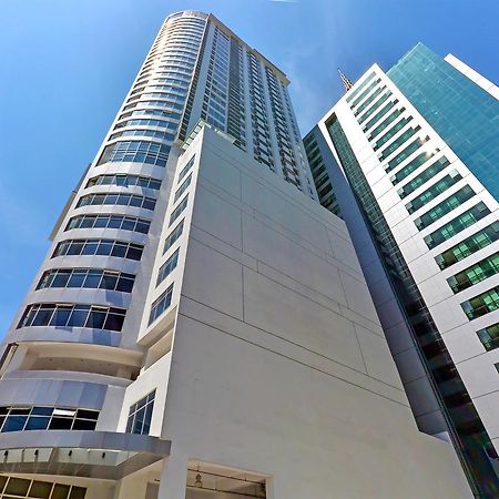 Currency Serviced Suites Manila Bagian luar foto