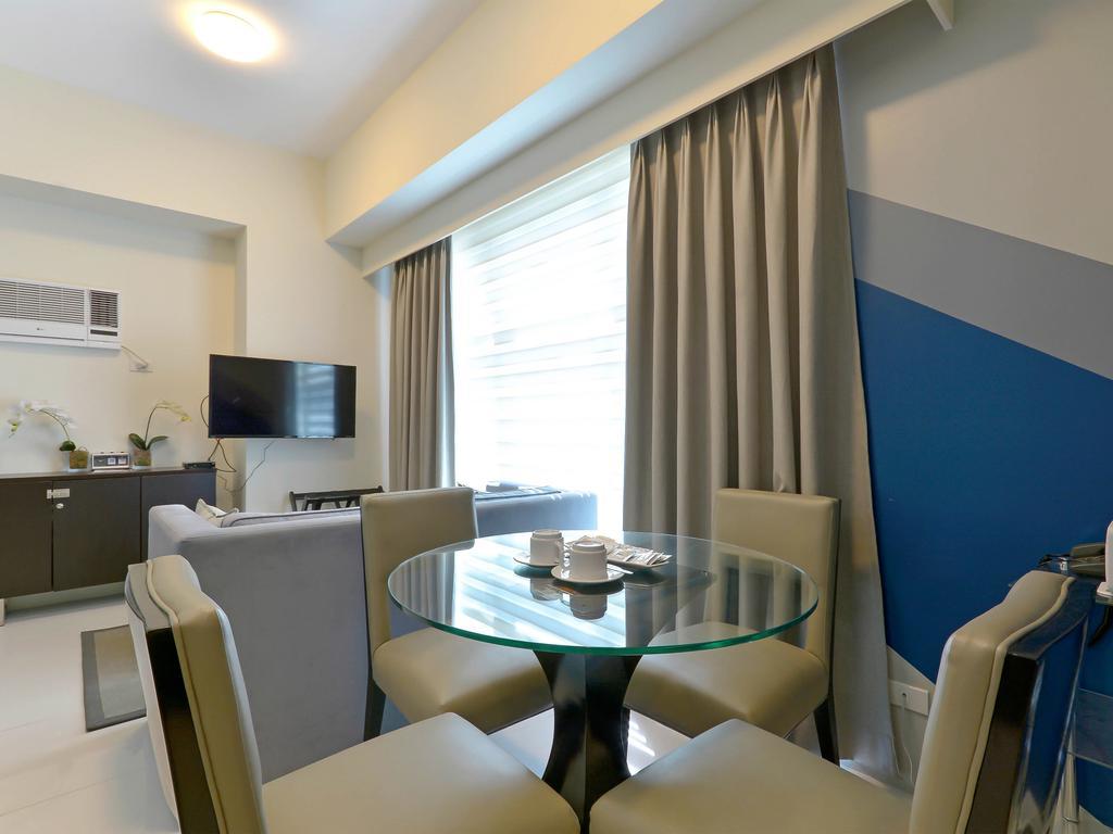 Currency Serviced Suites Manila Bagian luar foto