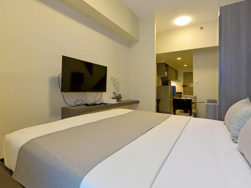 Currency Serviced Suites Manila Bagian luar foto