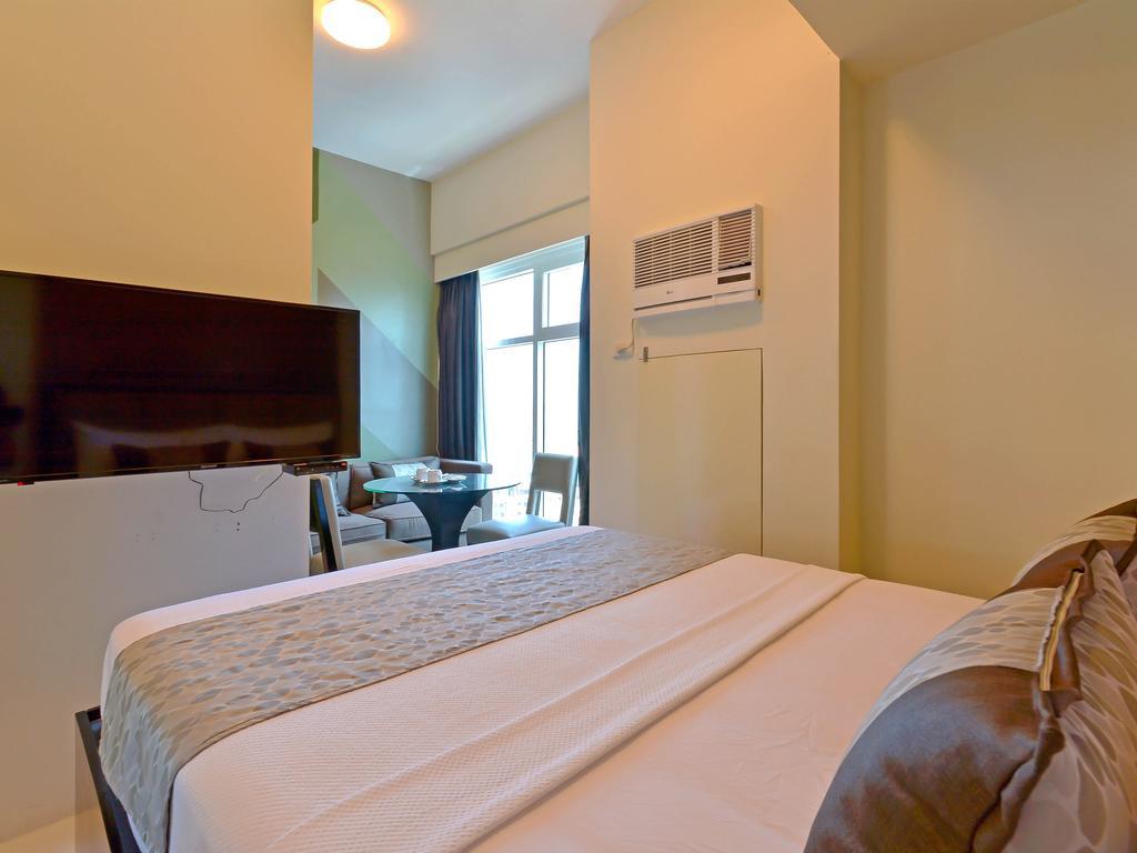 Currency Serviced Suites Manila Bagian luar foto