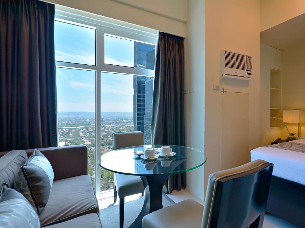 Currency Serviced Suites Manila Bagian luar foto