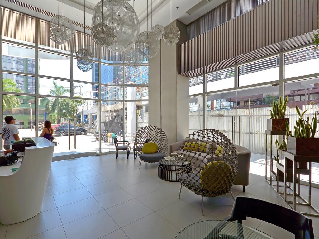 Currency Serviced Suites Manila Bagian luar foto