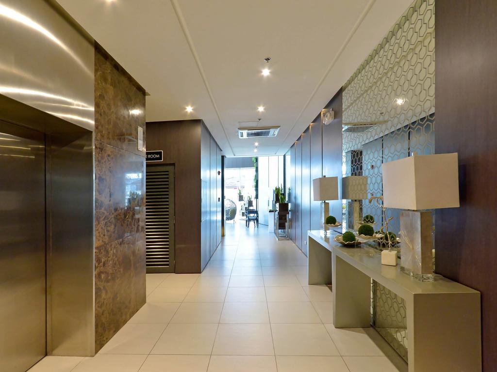 Currency Serviced Suites Manila Bagian luar foto