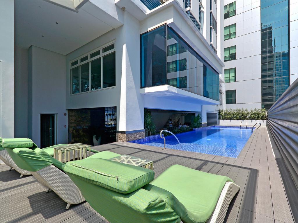 Currency Serviced Suites Manila Bagian luar foto