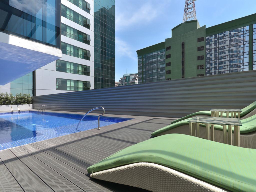 Currency Serviced Suites Manila Bagian luar foto