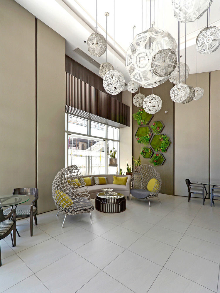 Currency Serviced Suites Manila Bagian luar foto