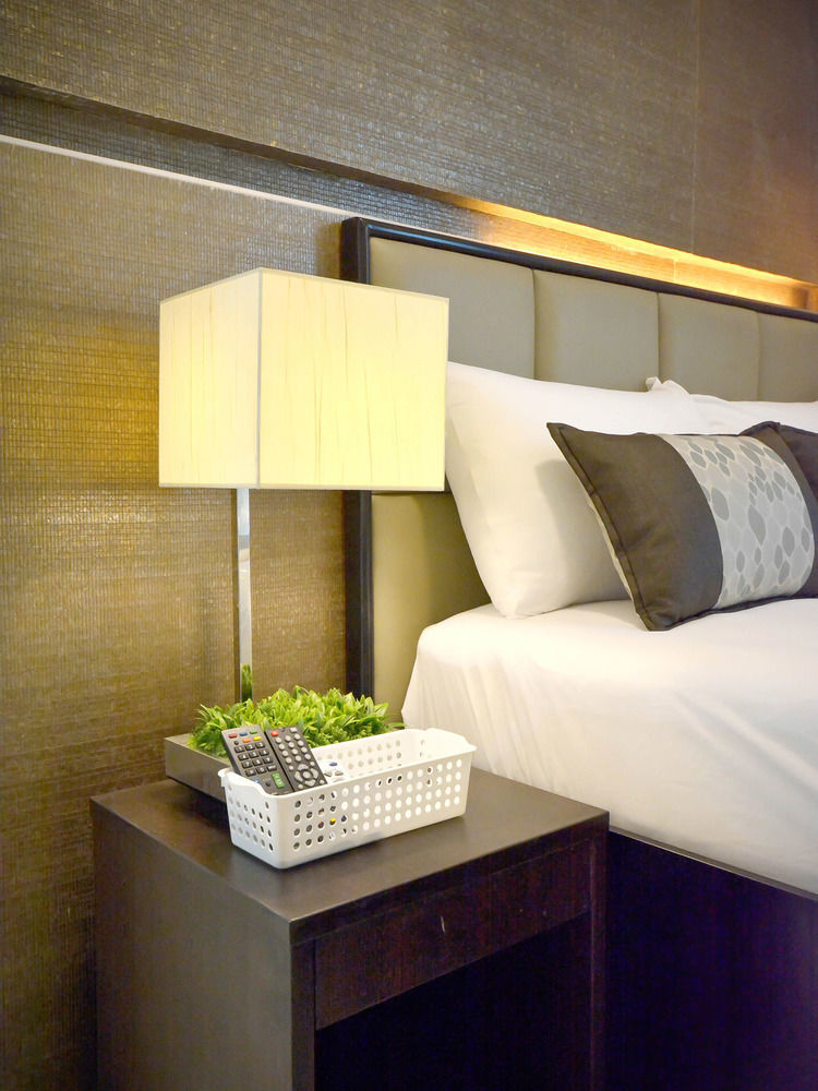 Currency Serviced Suites Manila Bagian luar foto